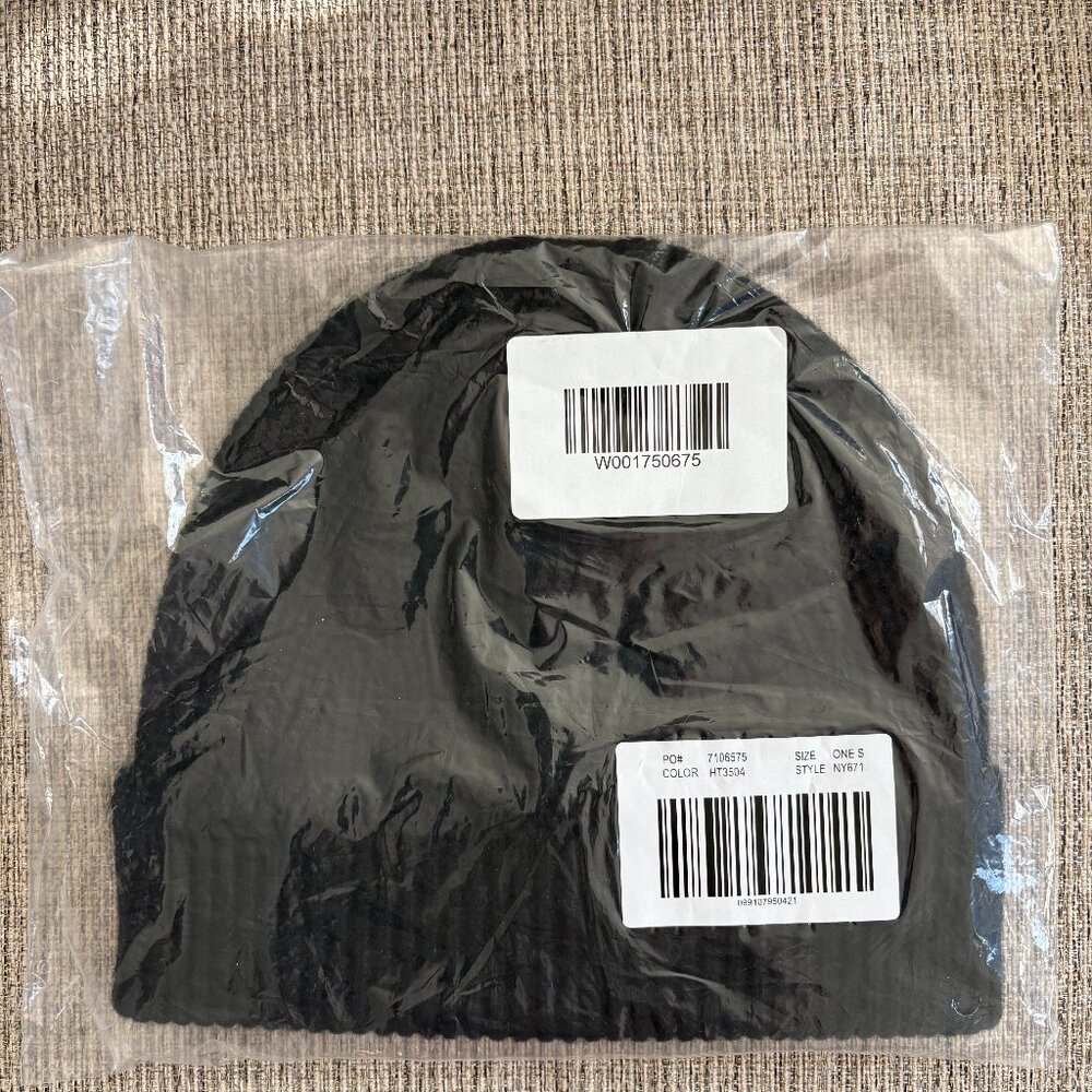 Madewell Knit Beanie in Wool Blend NWT - Picture 2 of 2